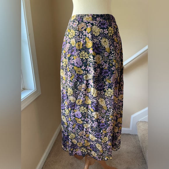 & Other Stories purple floral skirt - Picture 3 of 4